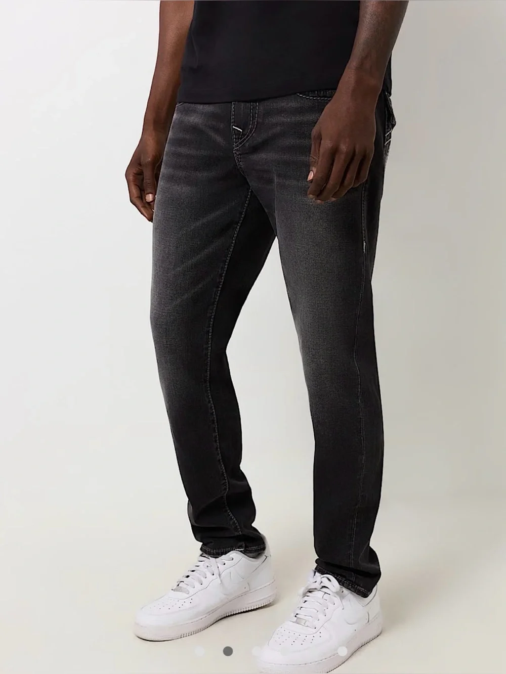 True Religion Geno Relaxed Slim Distressed Jeans Black - Size 32